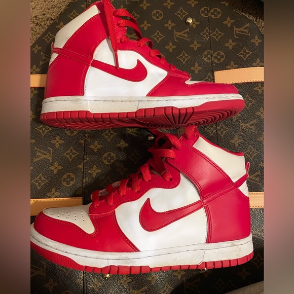 NIKE DUNK HIGH- championship red - Picture 1 of 3
